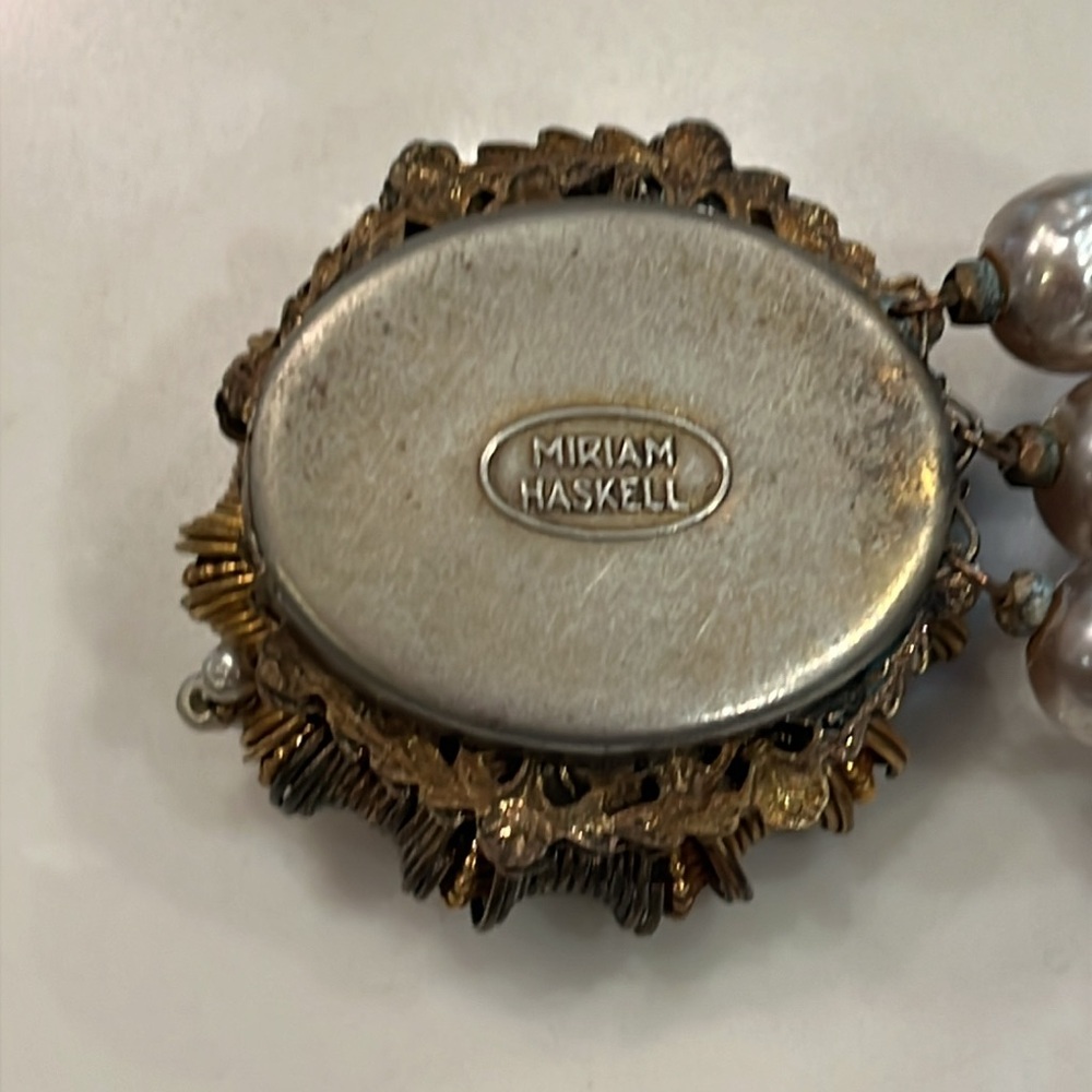 Miriam Haskell Signed Vintage Silver tone Faux Baroque Pearl Bracelet. - Picture 8 of 16